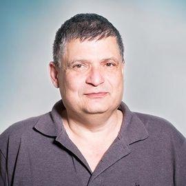 Доктор Эли Ашкенази, Хирург